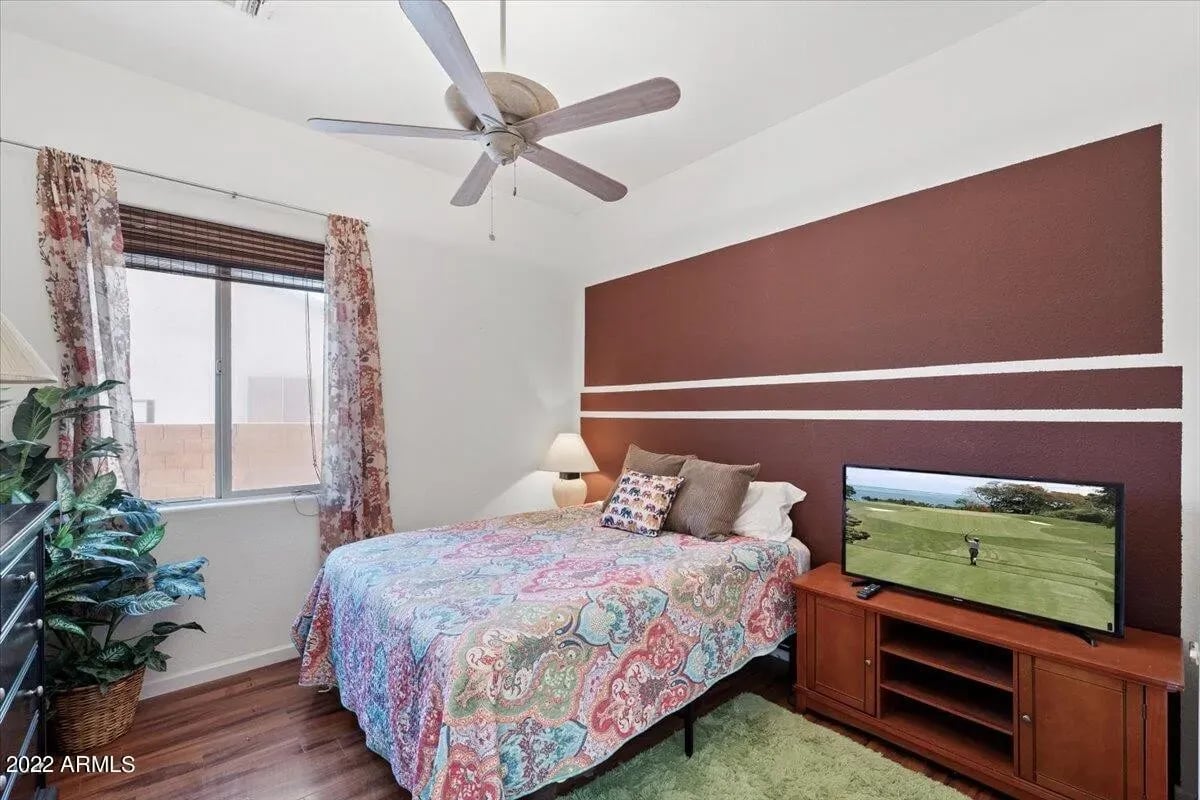 8256 S BLUFF SPRINGS Ct