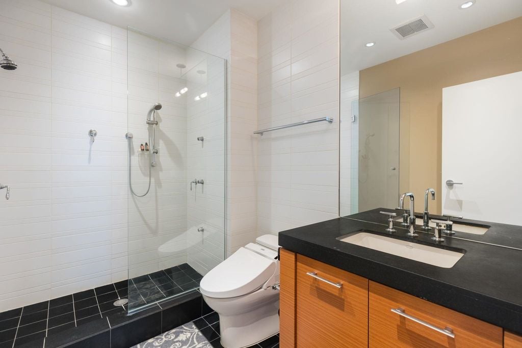 480 Robson St, #1901