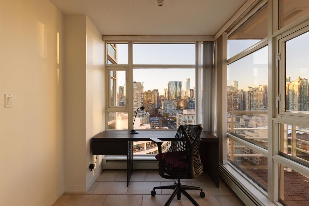 1199 Marinaside Crescent, #2305