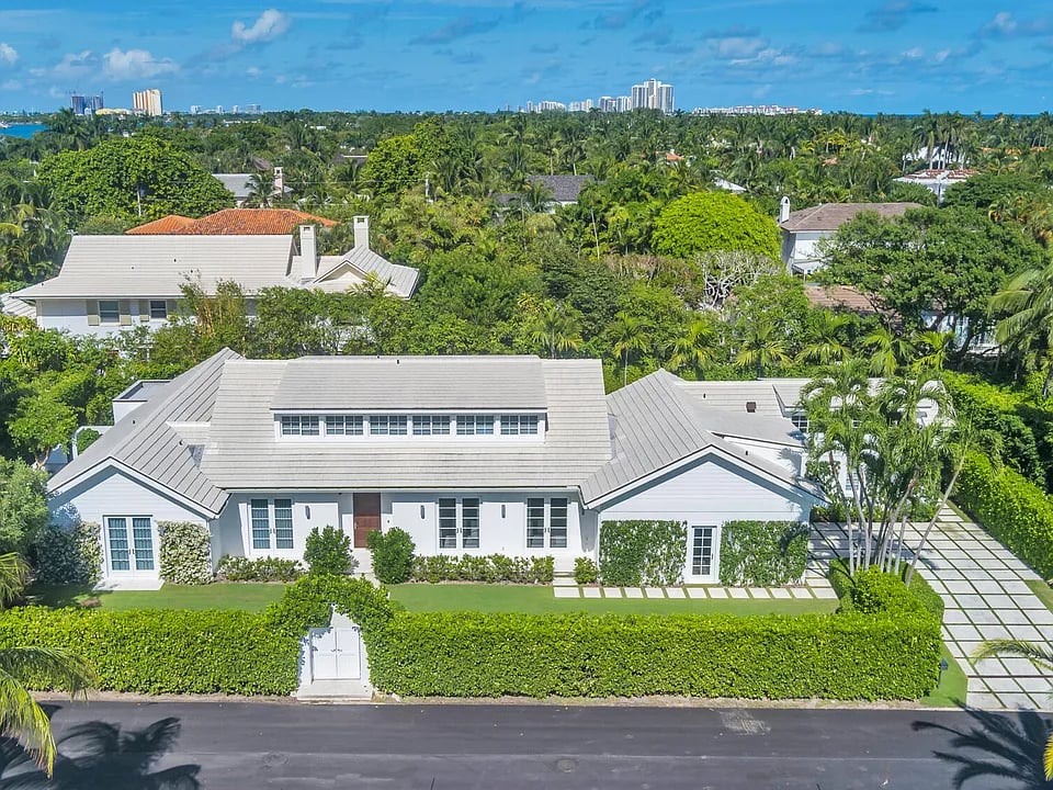 285 Colonial Lane 