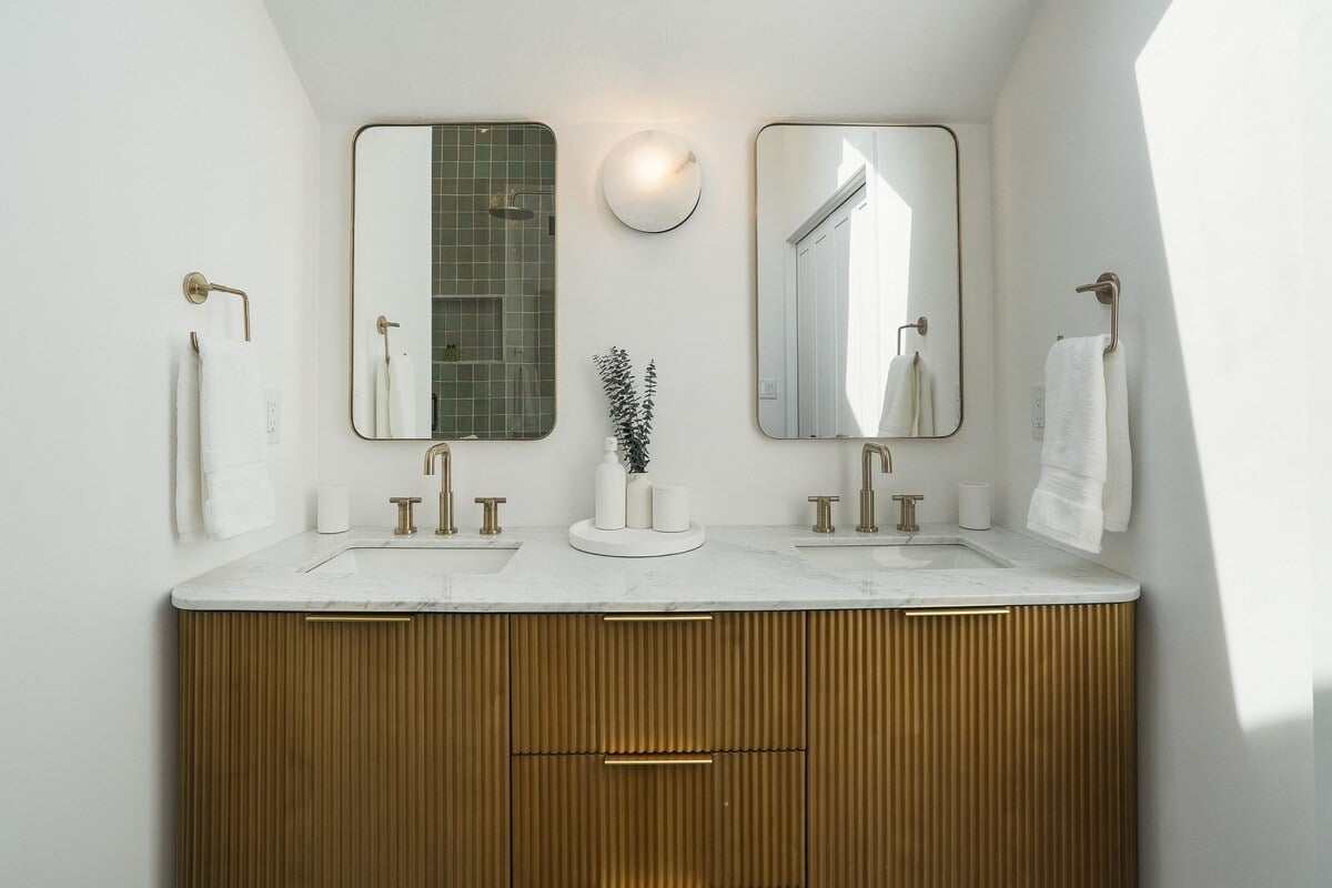 Oak Bluffs Renovated Retreat