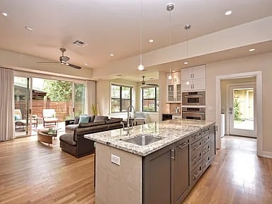 4212 Marathon Blvd