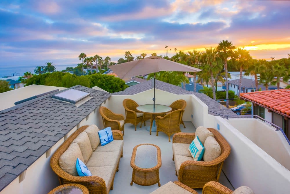 Encinitas Townhouse with Private Rooftop Deck