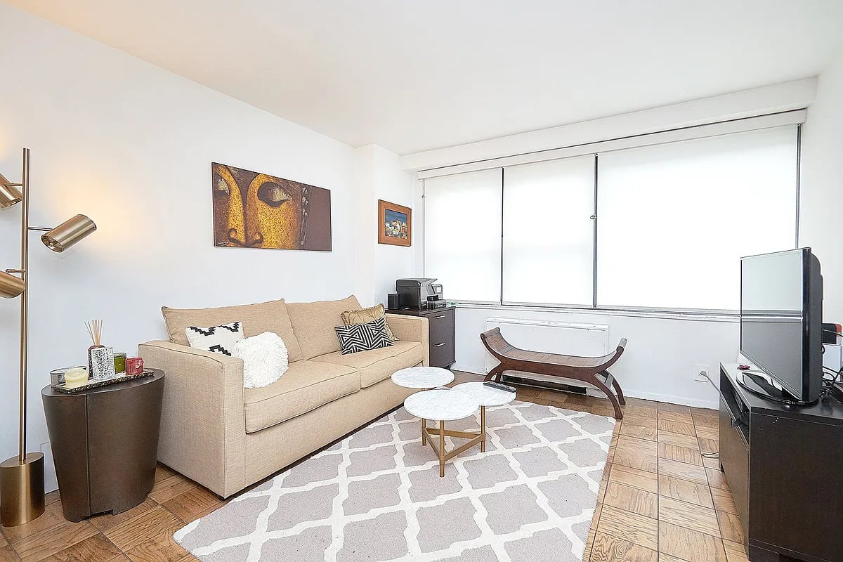 7 East 14th Street #307