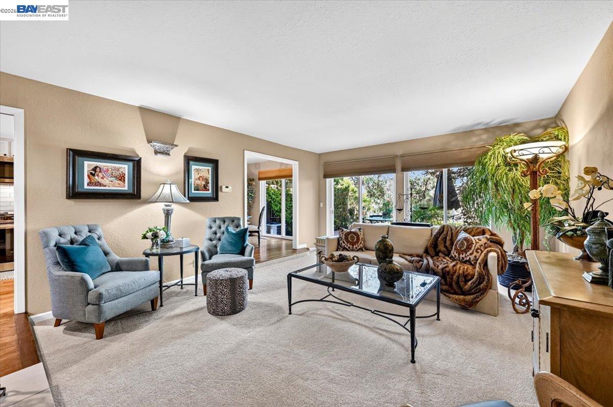 525 Silver Oak Ln