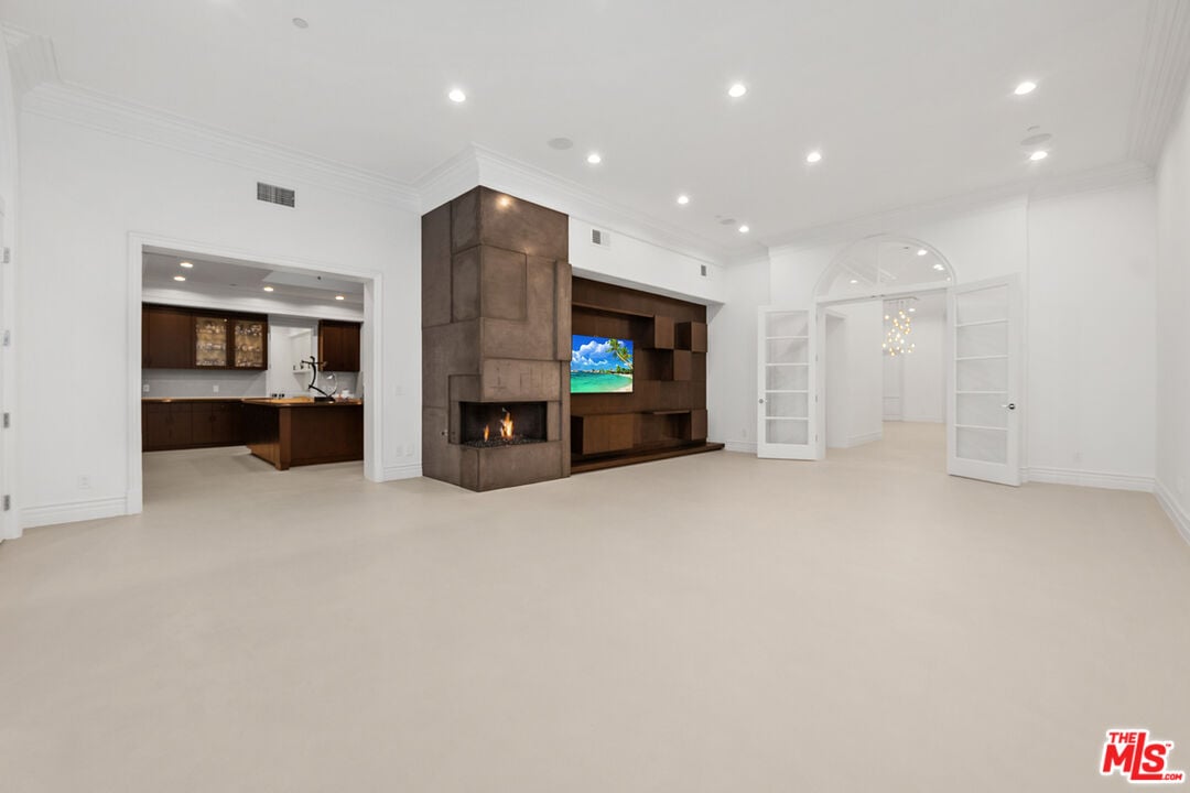 Ivory Arcadia, Martin Lane, 90210