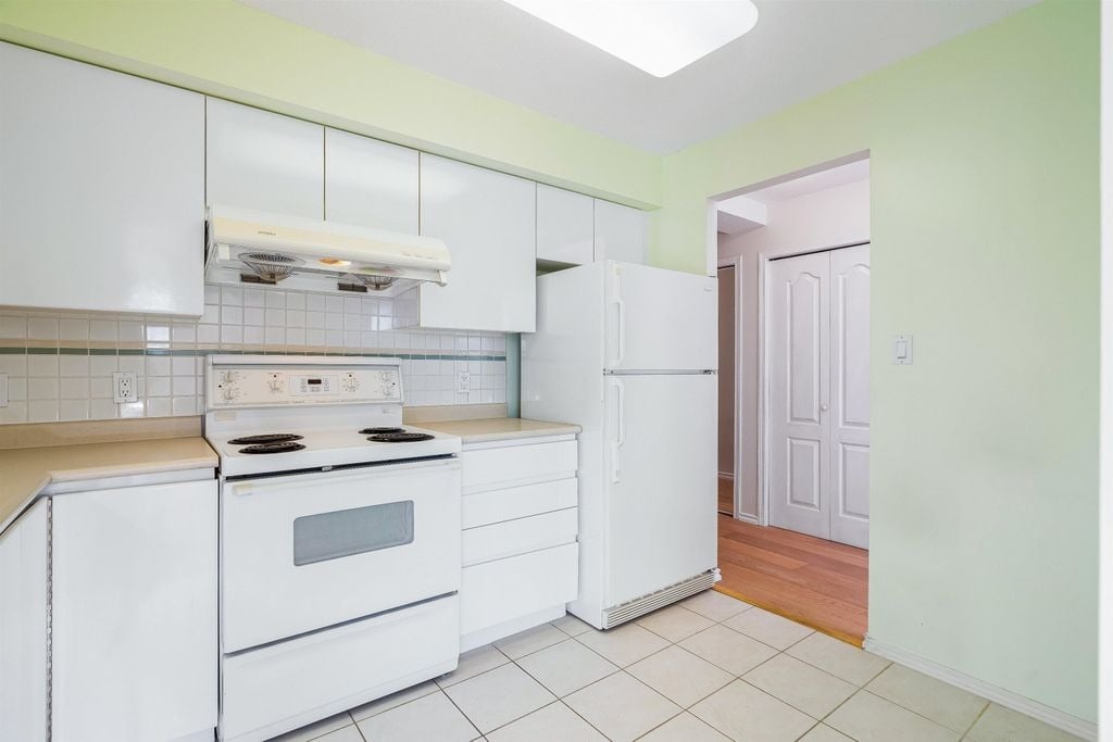 5833 Wilson Ave, #1005