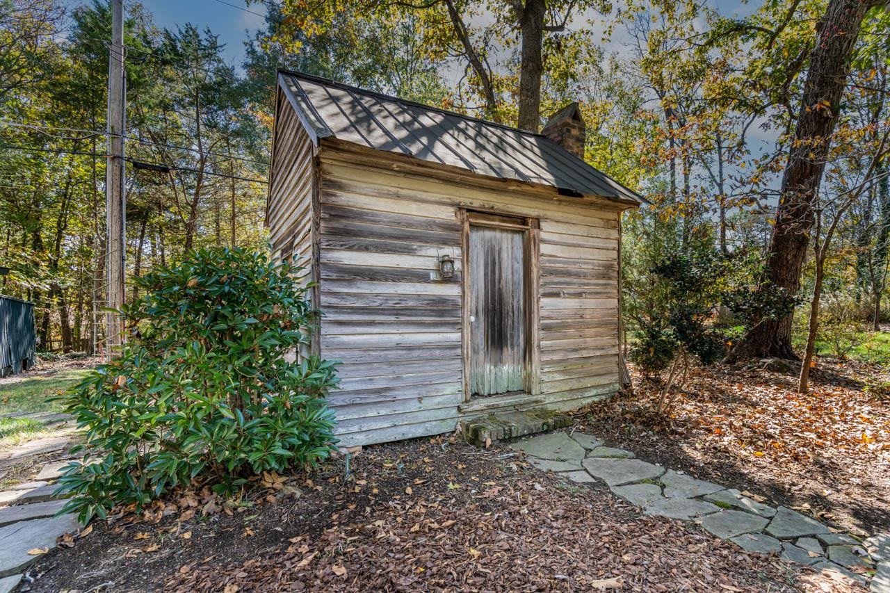 803 Greenwood Rd