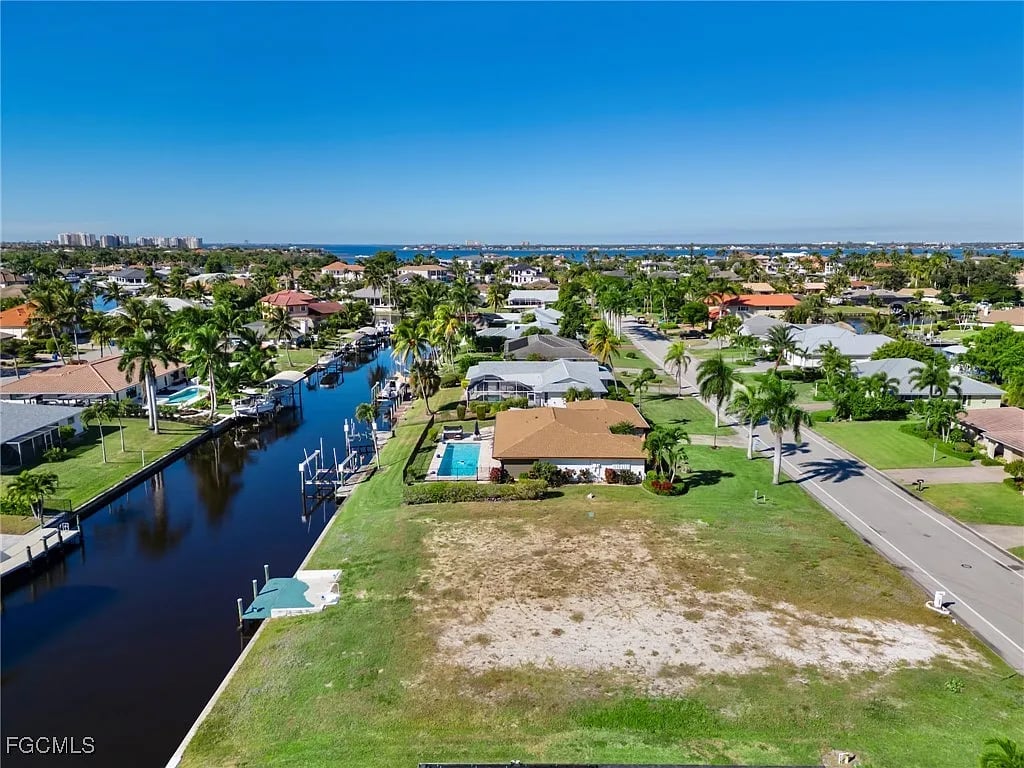 9821 Cypress Lake Dr