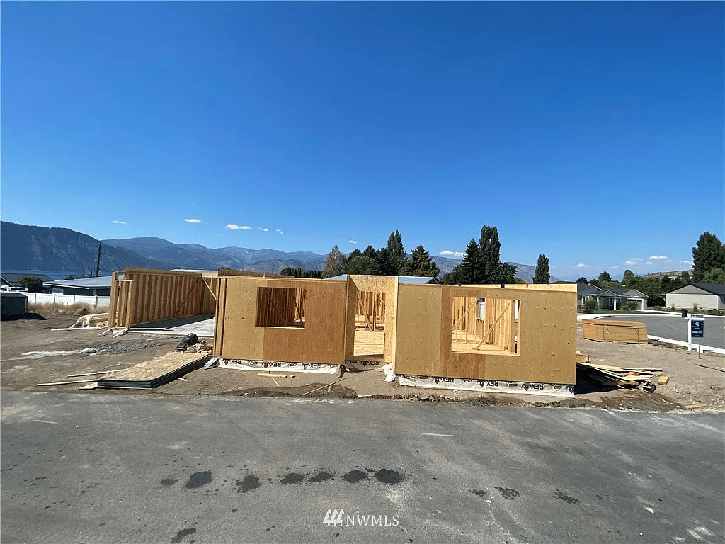14 Jonagold Ln