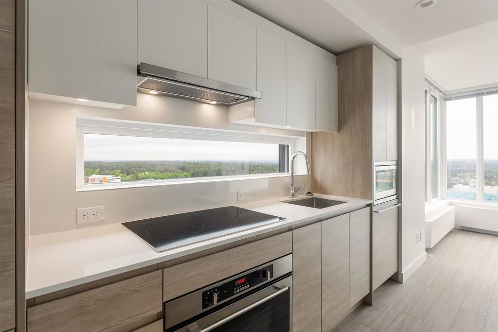 13615 Fraser Hwy, #2810