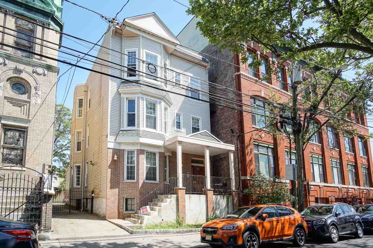126 Sherman Ave #4