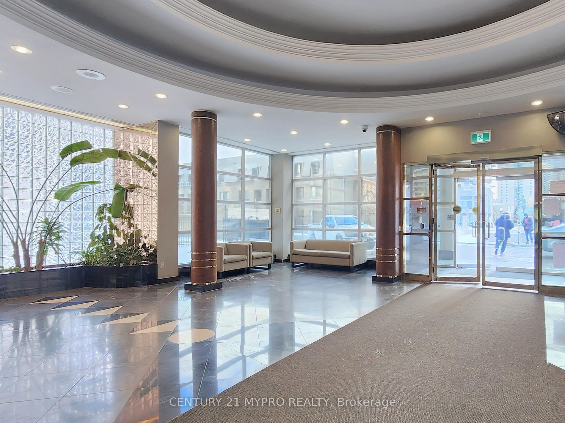 HOLLYWOOD PLAZA PENTHOUSE