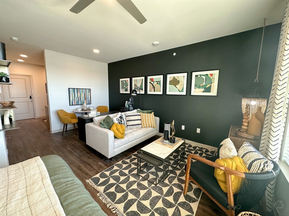 1 month free in an amazing 1/1 apartment home in Round Rock!