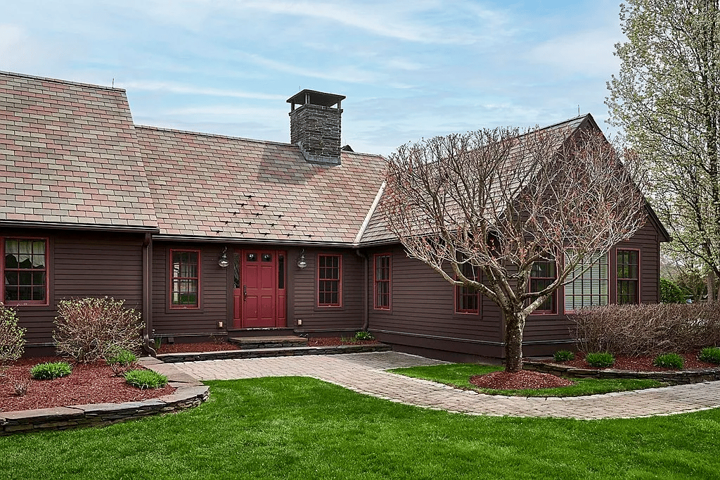 257 Leyden Rd