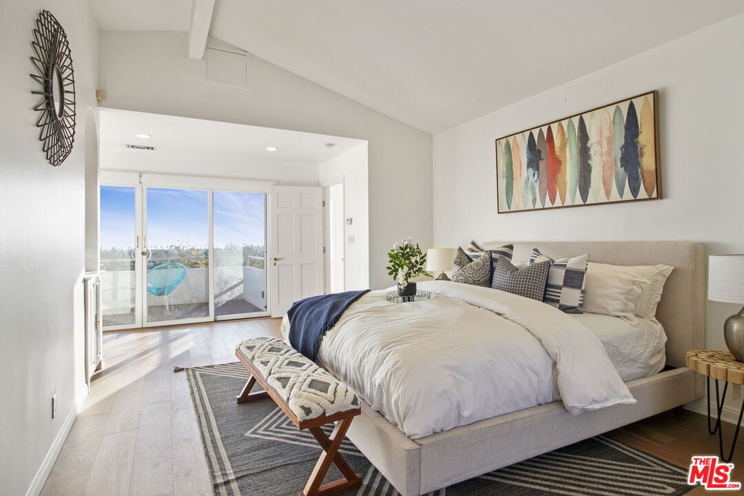 905 Berkeley St, 90403