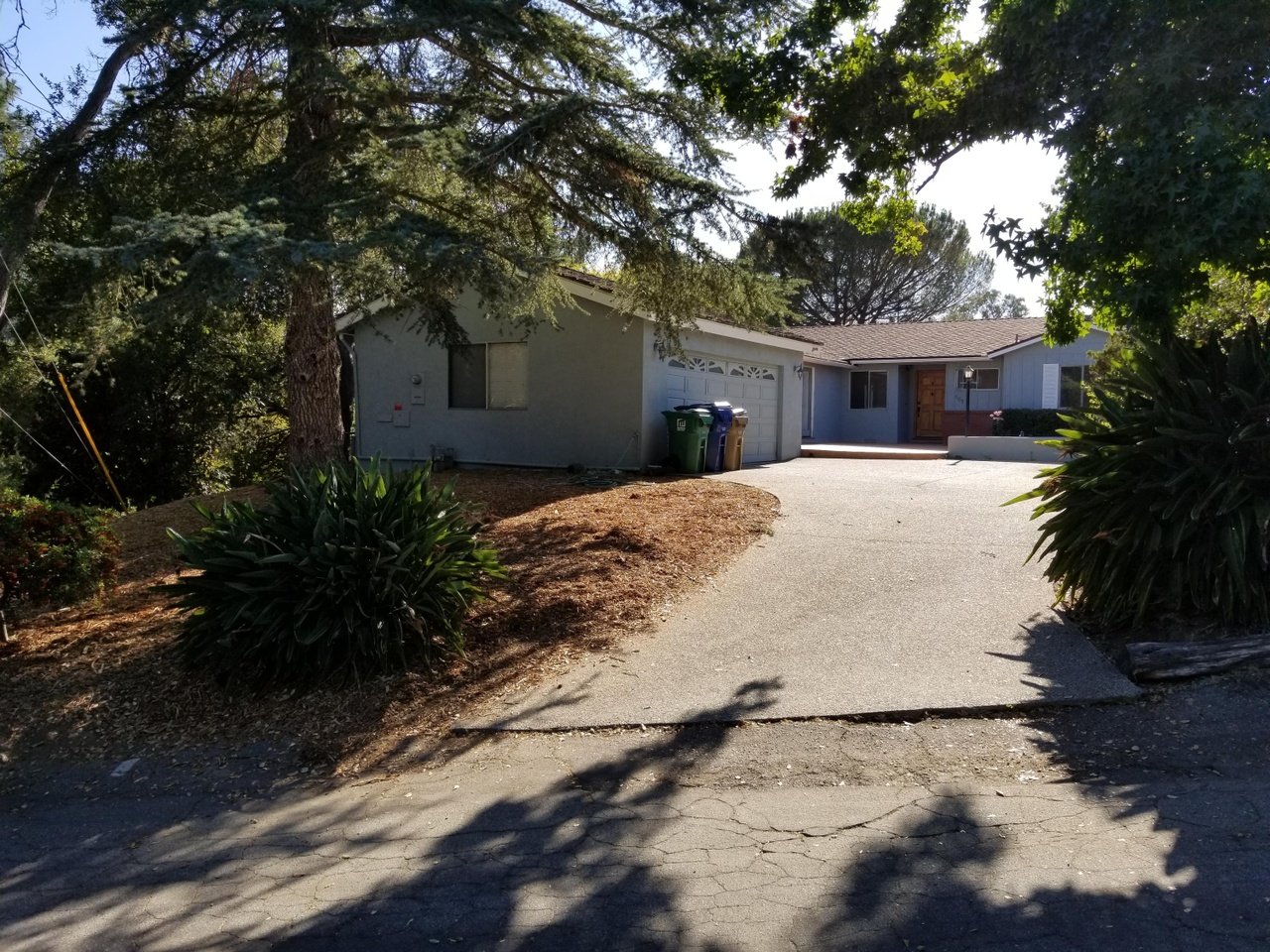 661 Circle Dr