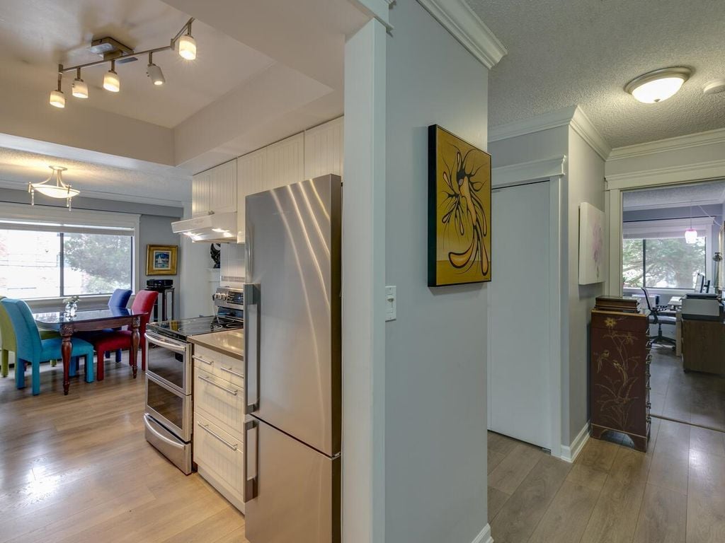 1515 Chesterfield Ave, #205