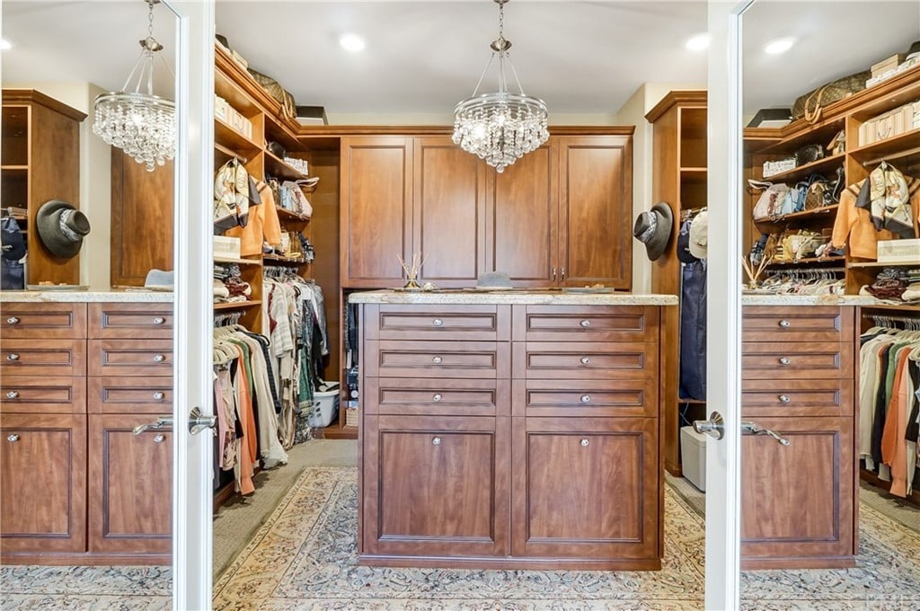 6 Galora Ln