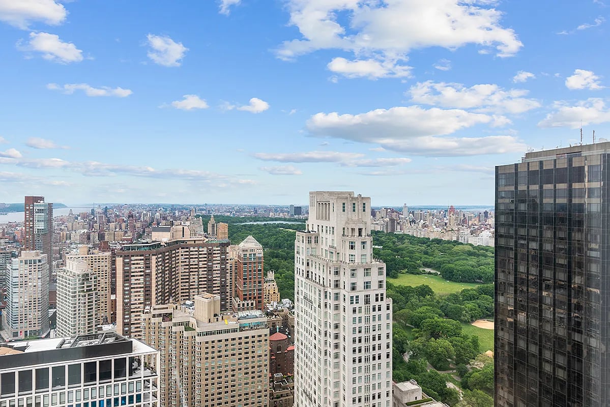 80 Columbus Cir, #67A