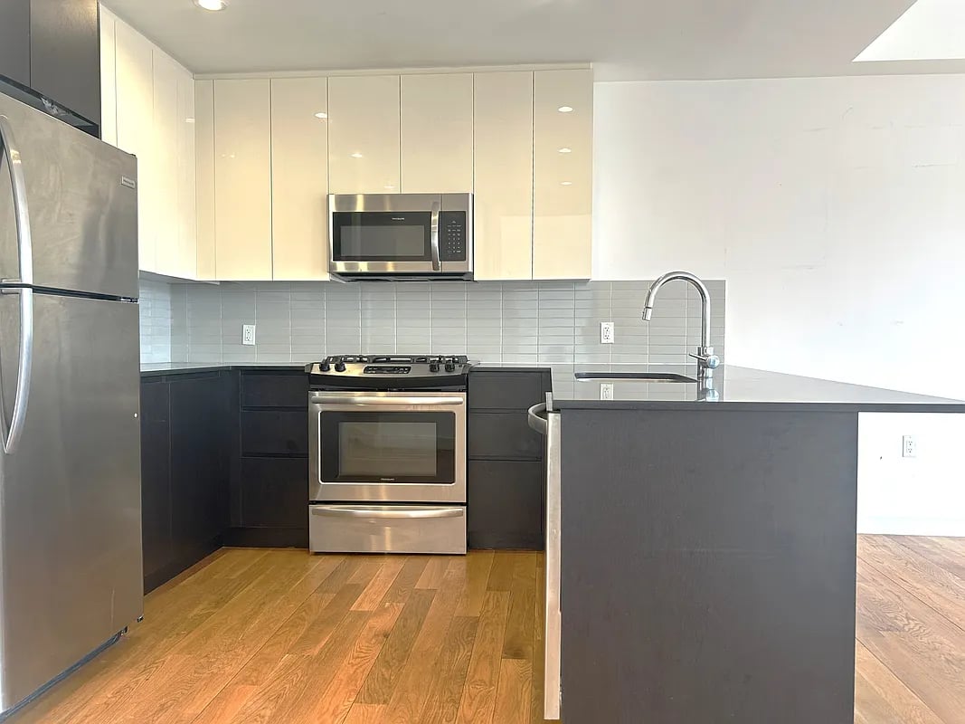 31-43 Vernon Blvd Unit: 206