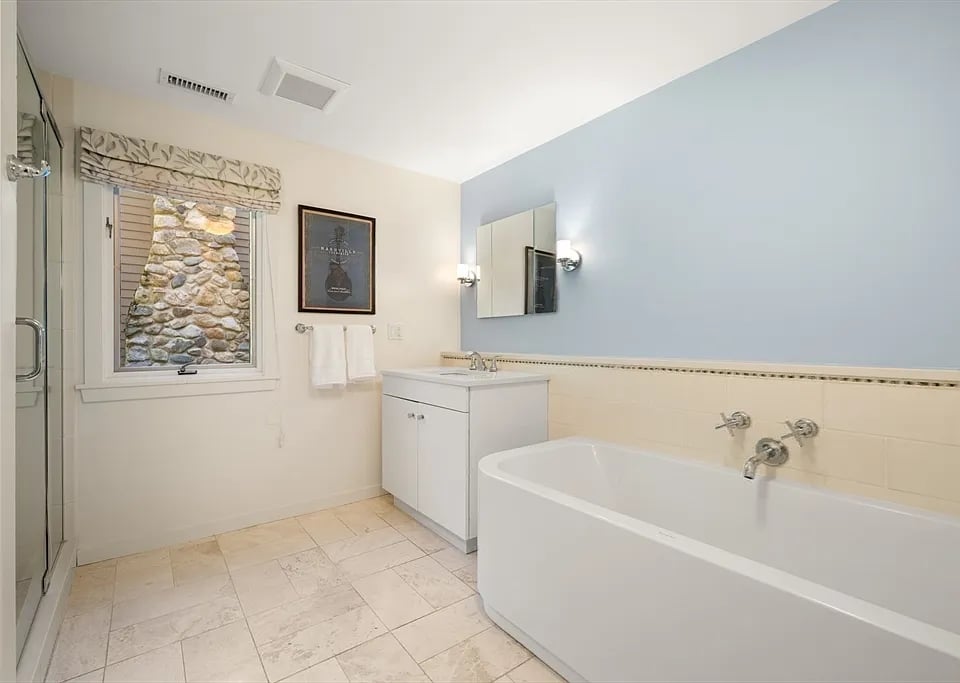 24 Trailside Rd