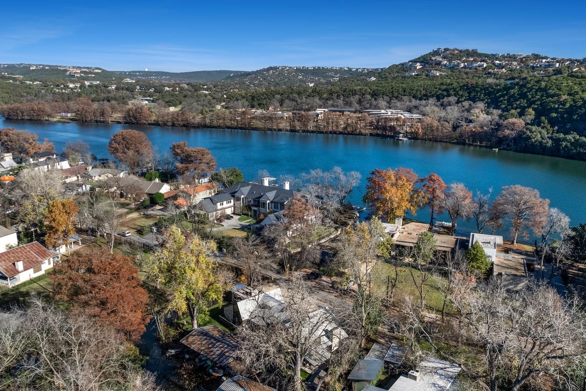 LAKE AUSTIN | 5 BOAT SLIP MUTLI FAMILY PROPERTY 