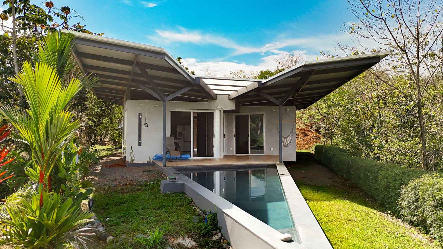32-Acre Self-Sustainable Off-Grid Farm Near Ojochal with House, Solar Power & River