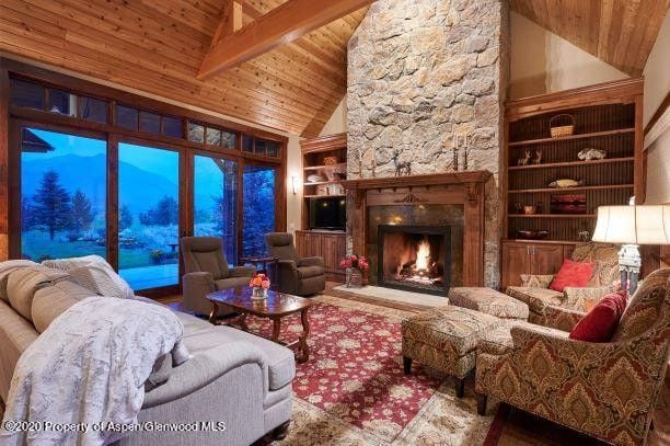 272 Crystal Canyon Dr