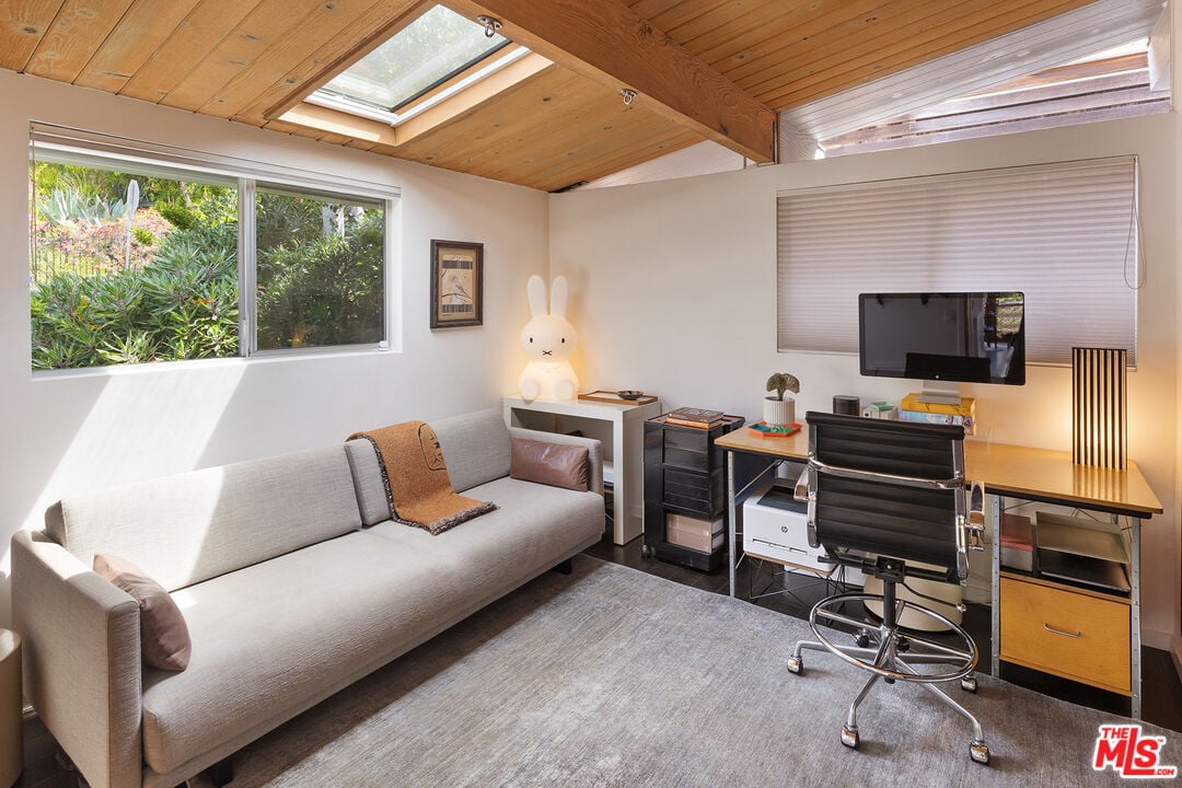 2699 La Cuesta Dr
