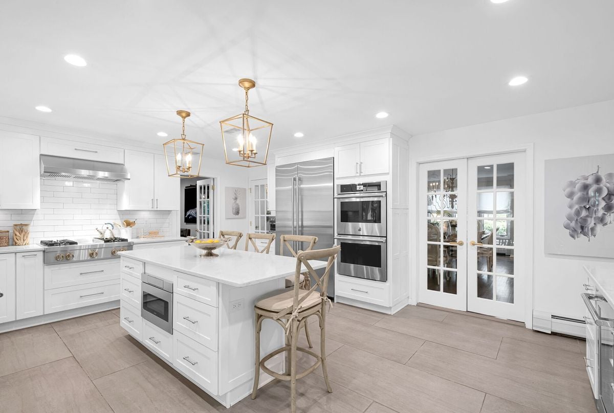9 Deerfield Drive