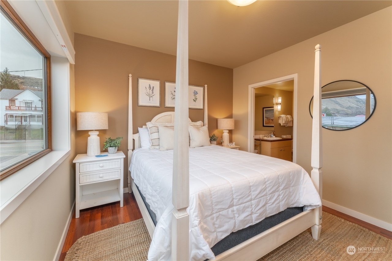 2220 W Woodin Ave #212