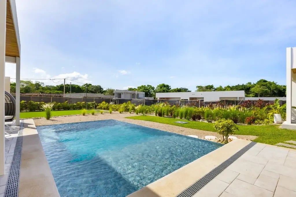 Elegant Tropical Oasis in Reserva Conchal