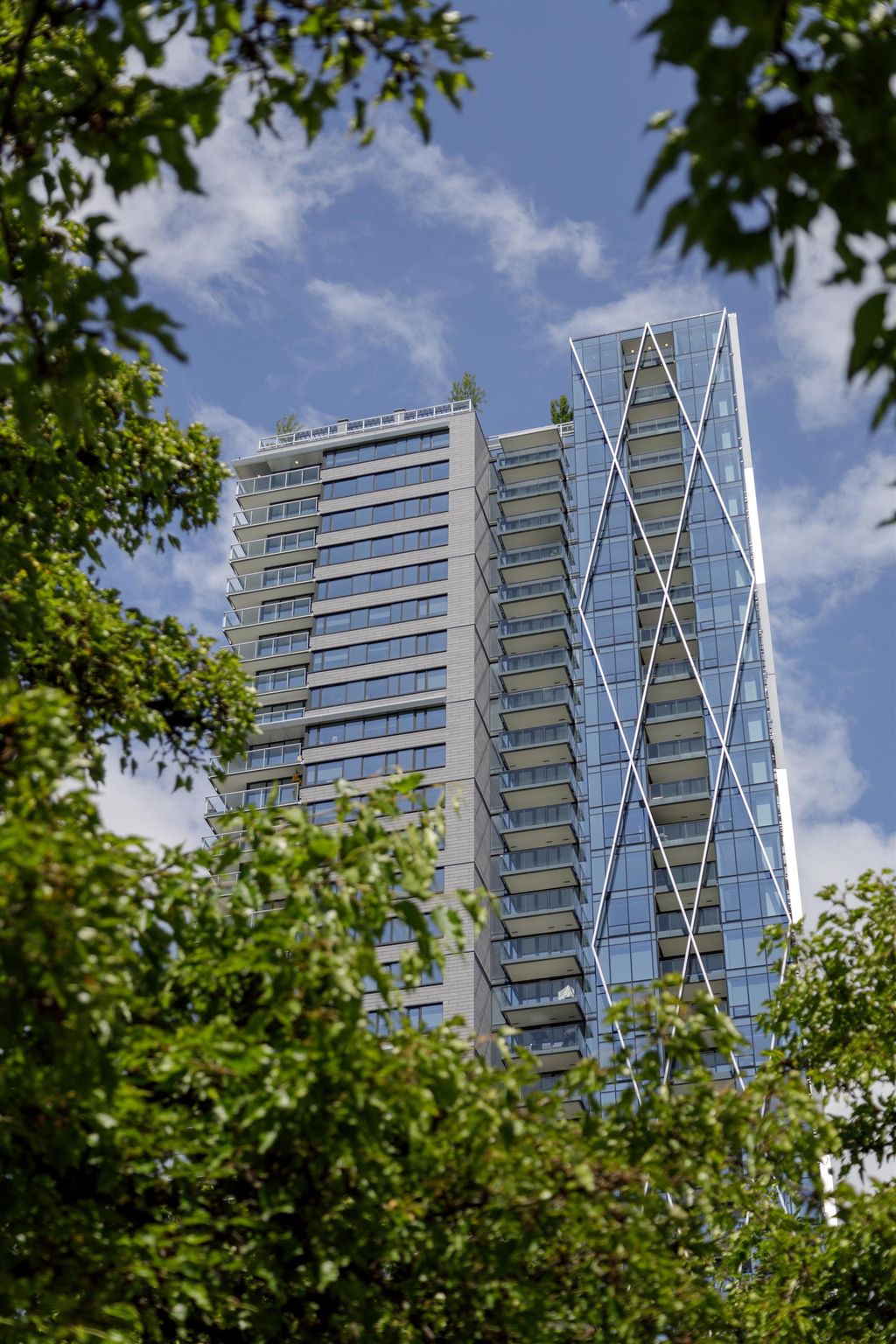 1111 Richards St, #2104