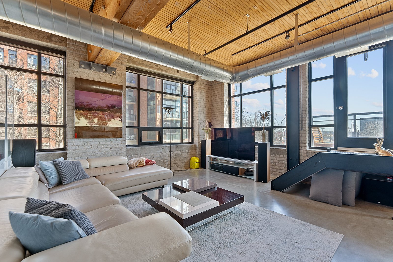 68 Broadview Ave S Unit: 203