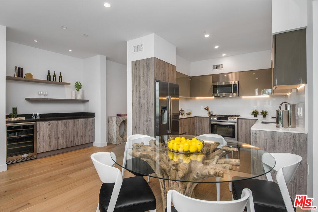1367 N Alta Vista Unit: 301