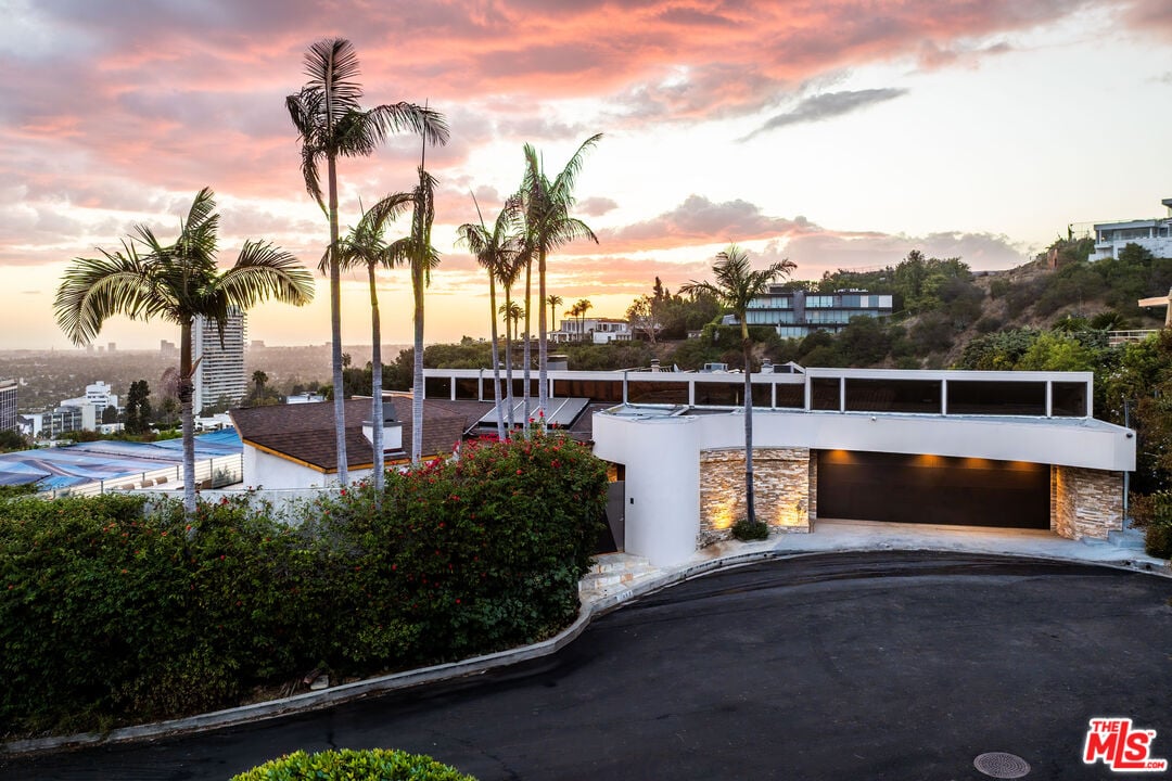 Orion Crest, Devlin Dr, 90069