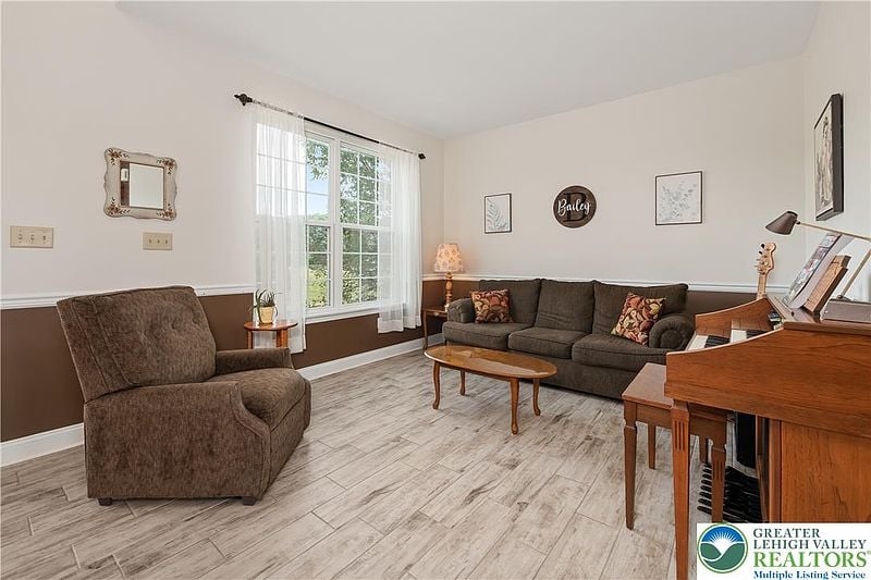 2912 SILVER CREEK CIRCLE