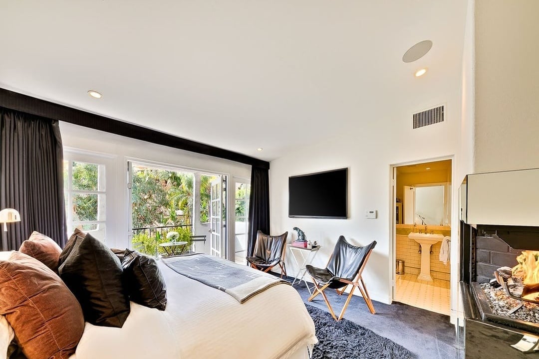 Halo Retreat, N Kings Rd, 90069