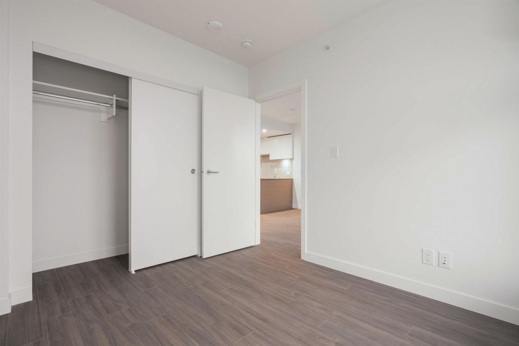 13615 Fraser Hwy, #402