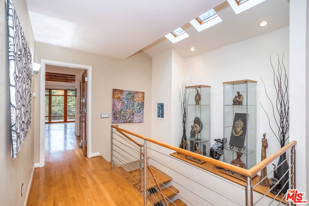 8783 Lookout Mountain Ave