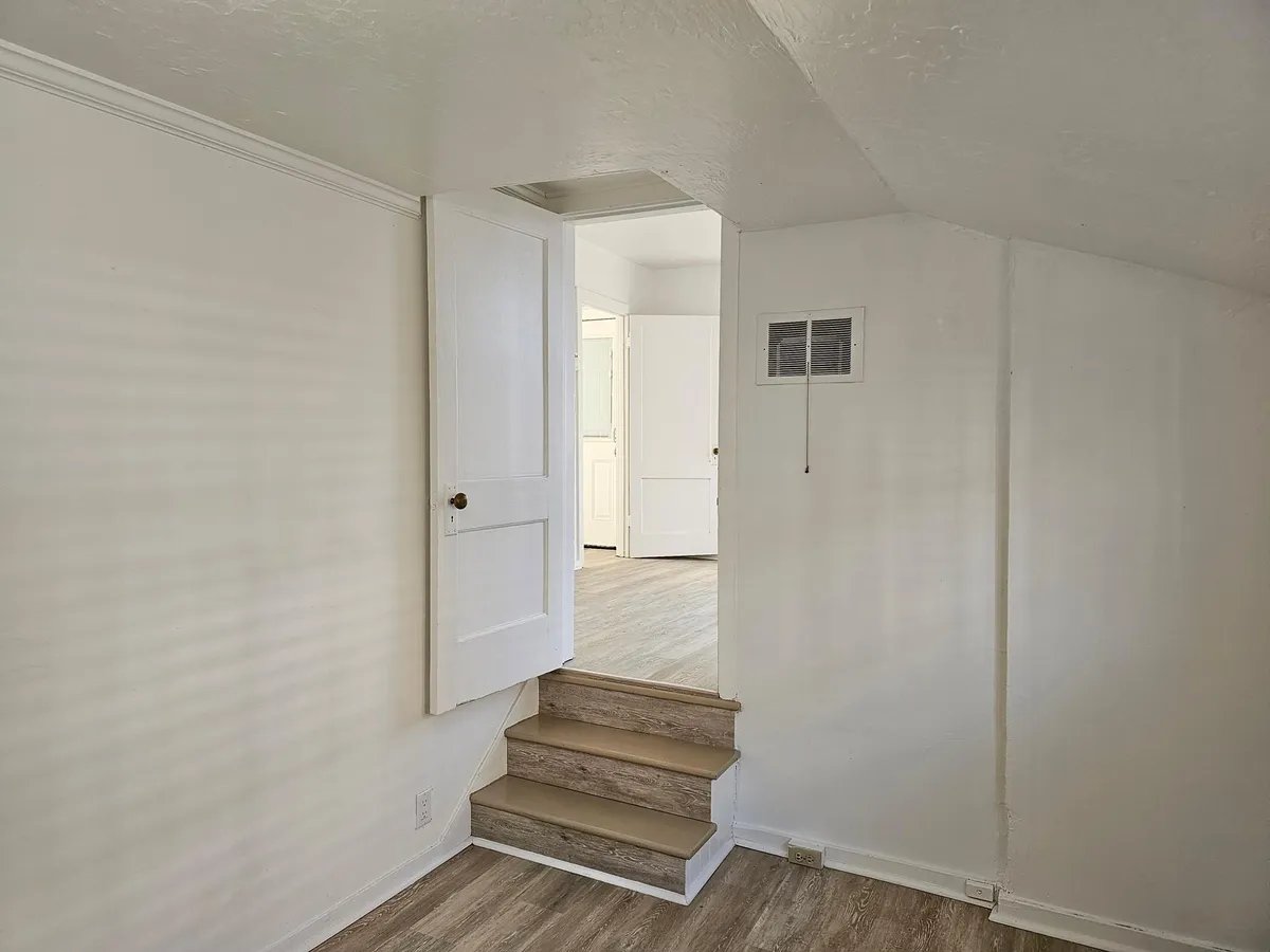 106 Saxon Ave