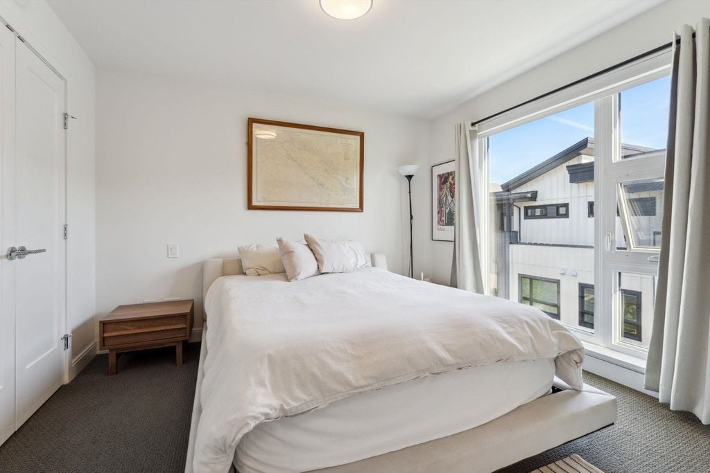 525 E 2nd St, #425