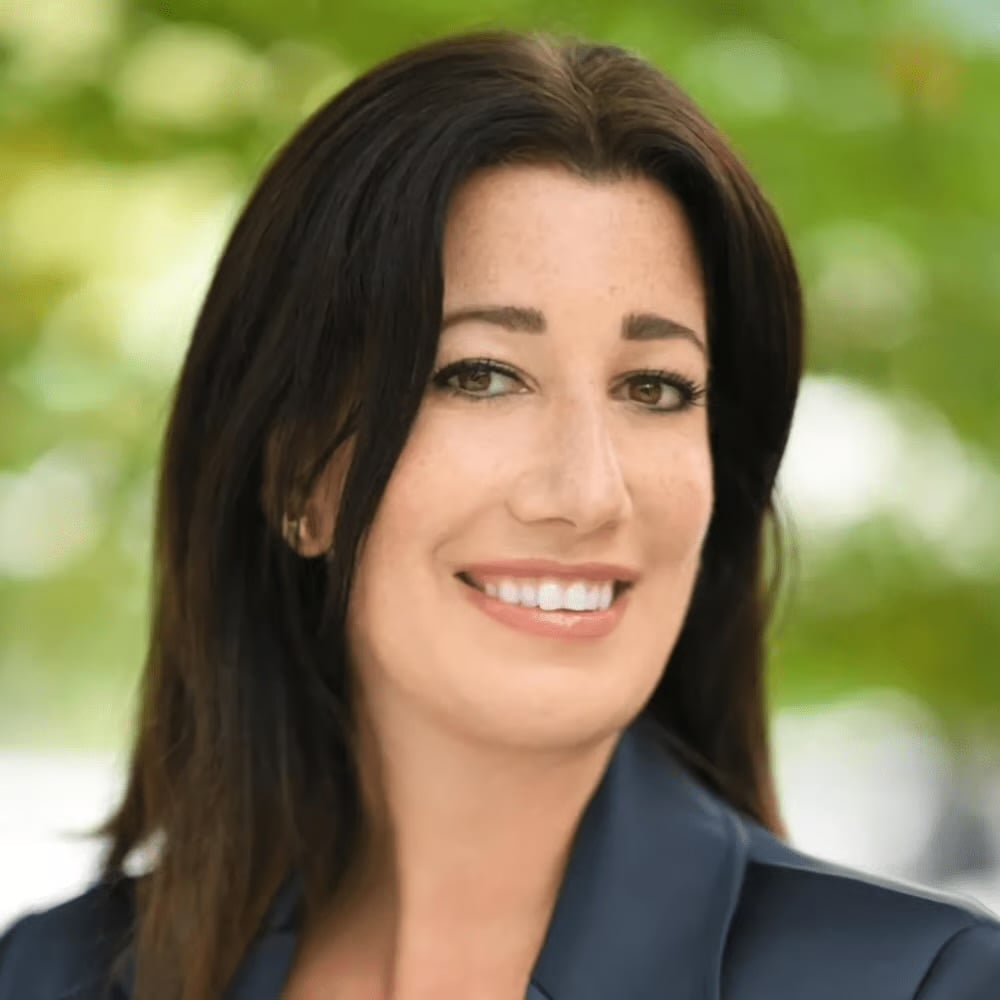 Ginette Behar New York, NY Real Estate Agent Headshot
