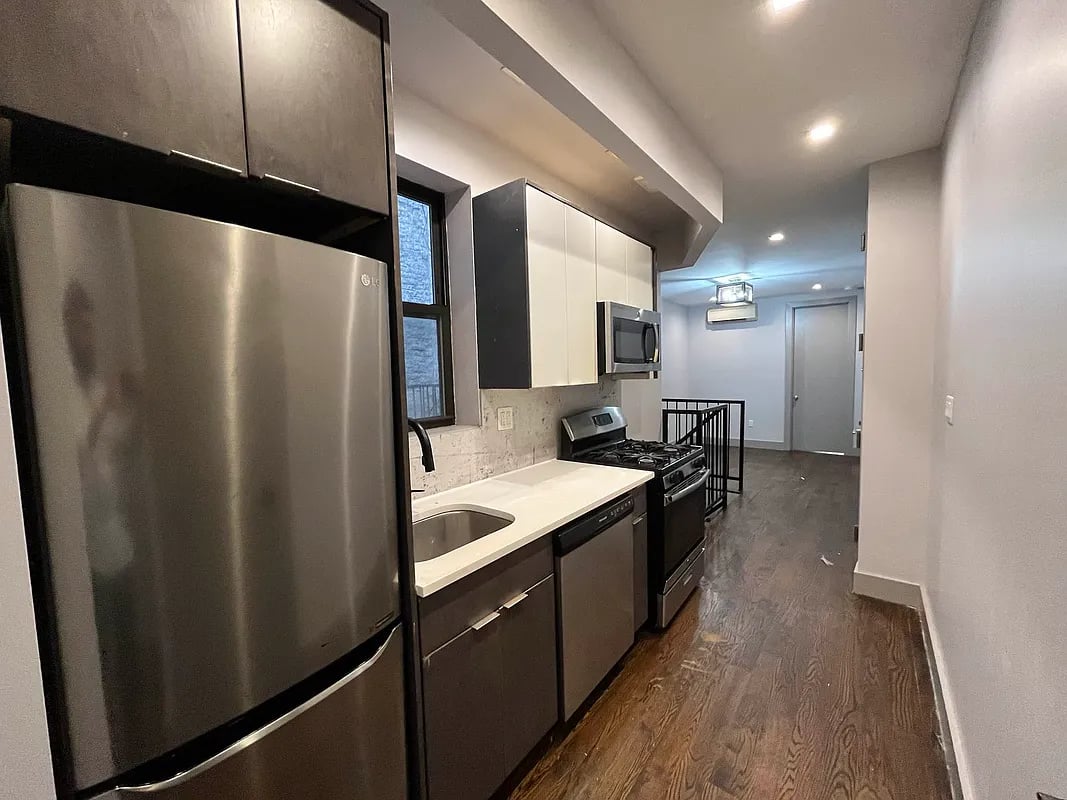 1713 Gates Avenue #1R