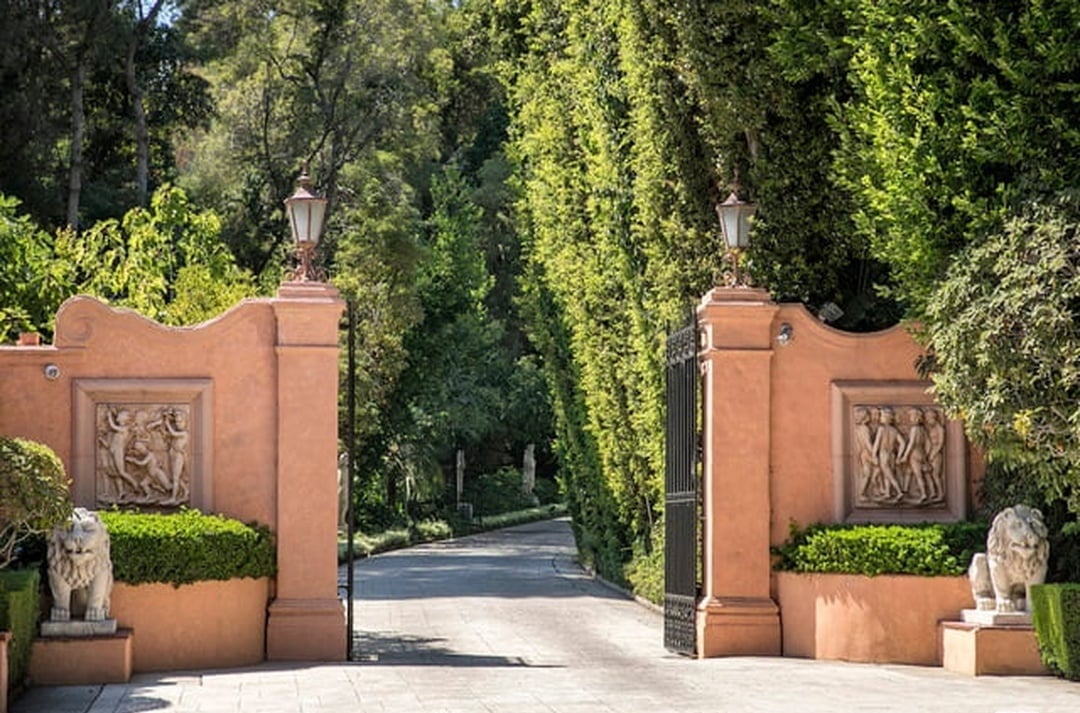 Valley Villa