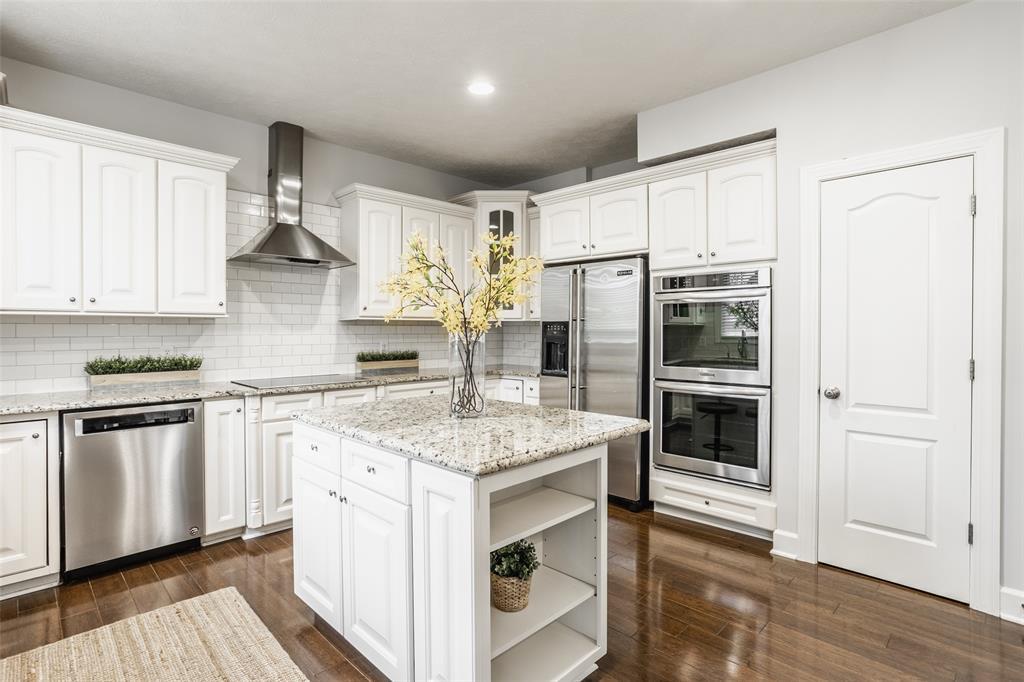 9723 Bellflower Dr