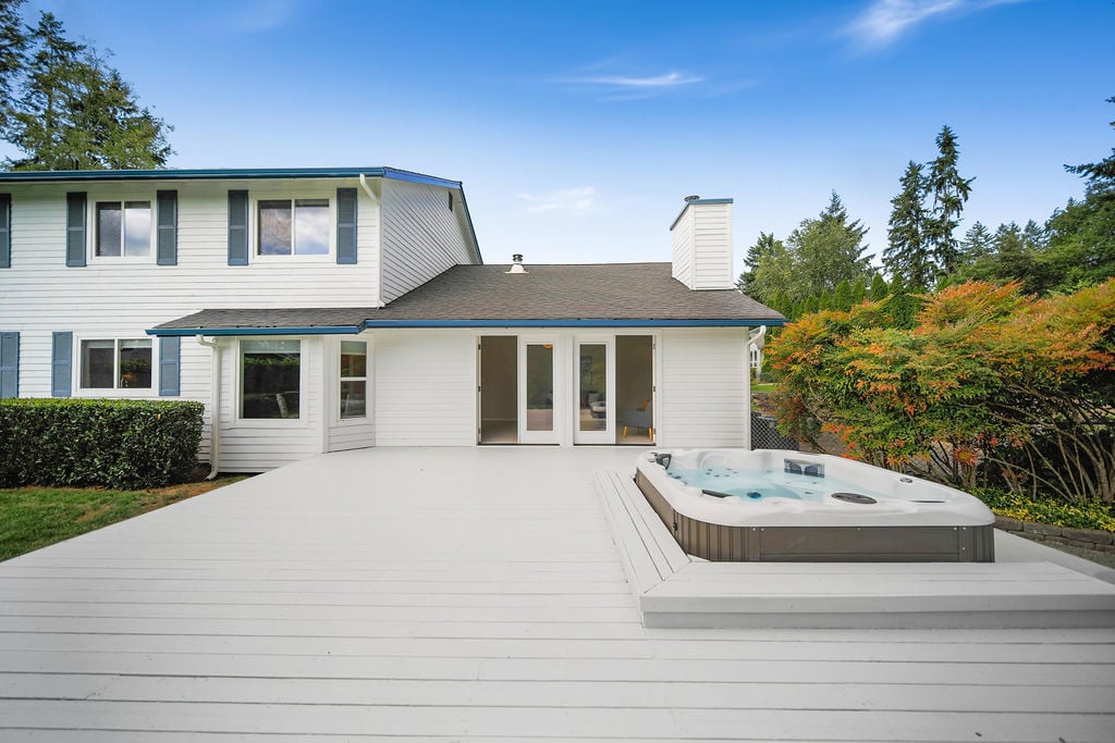 3055 NW Colonial Lane