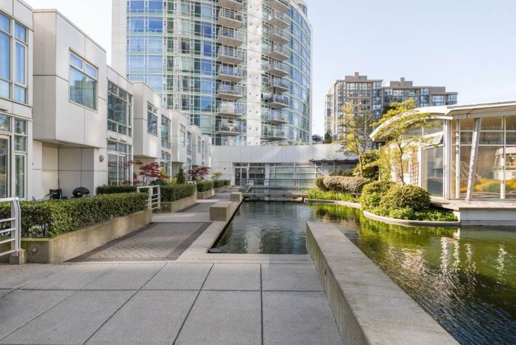 1199 Marinaside Cres, #1503