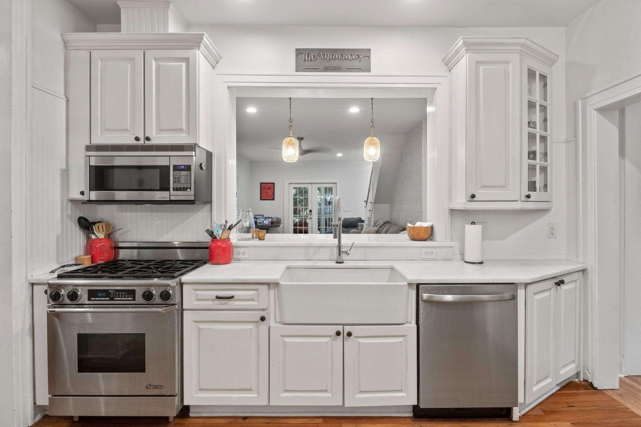 200 W Roanoke Park Dr